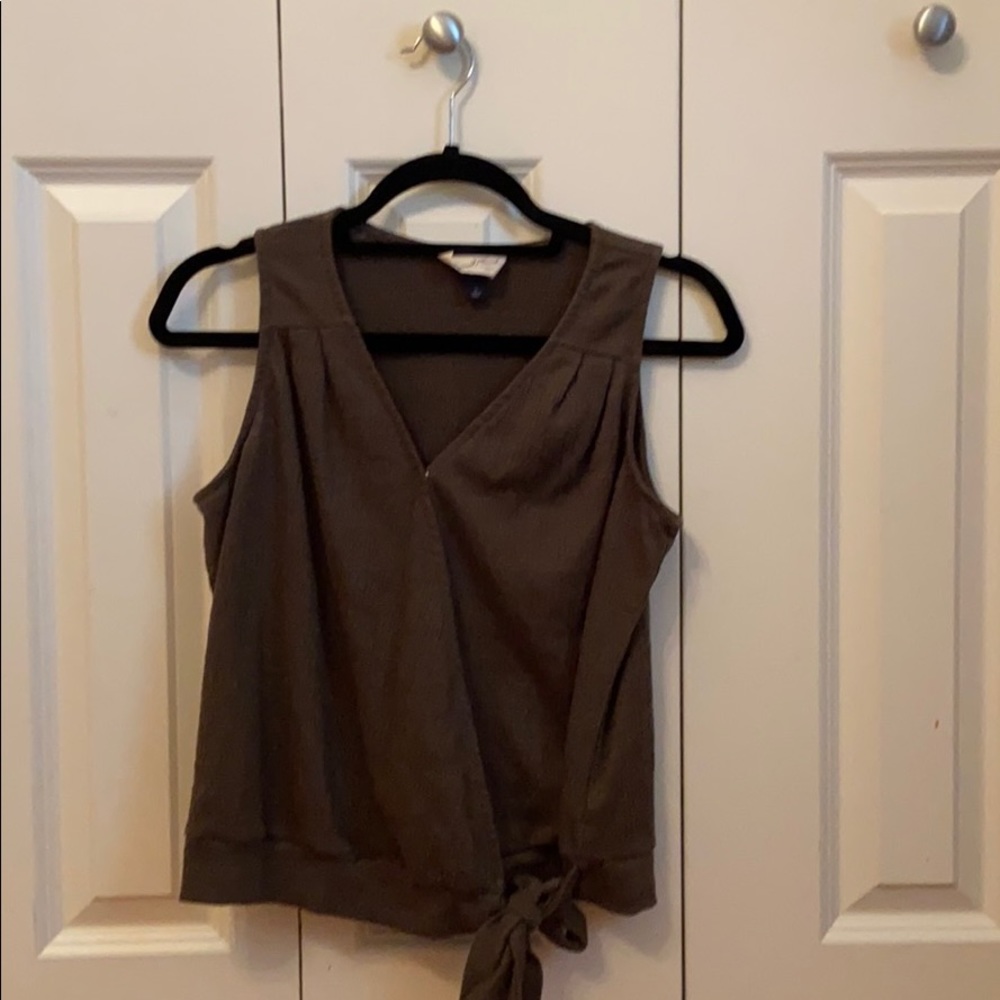 Army Green Universal Threads tank top, size small